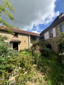 MAISON 6 PIECES MENETRU LE VIGNOBLE